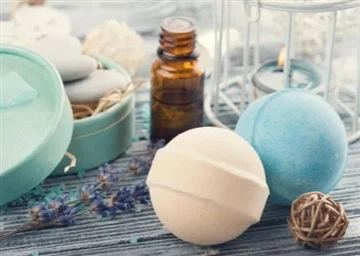 A fydd Bom Bath yn Eich Glanhau?